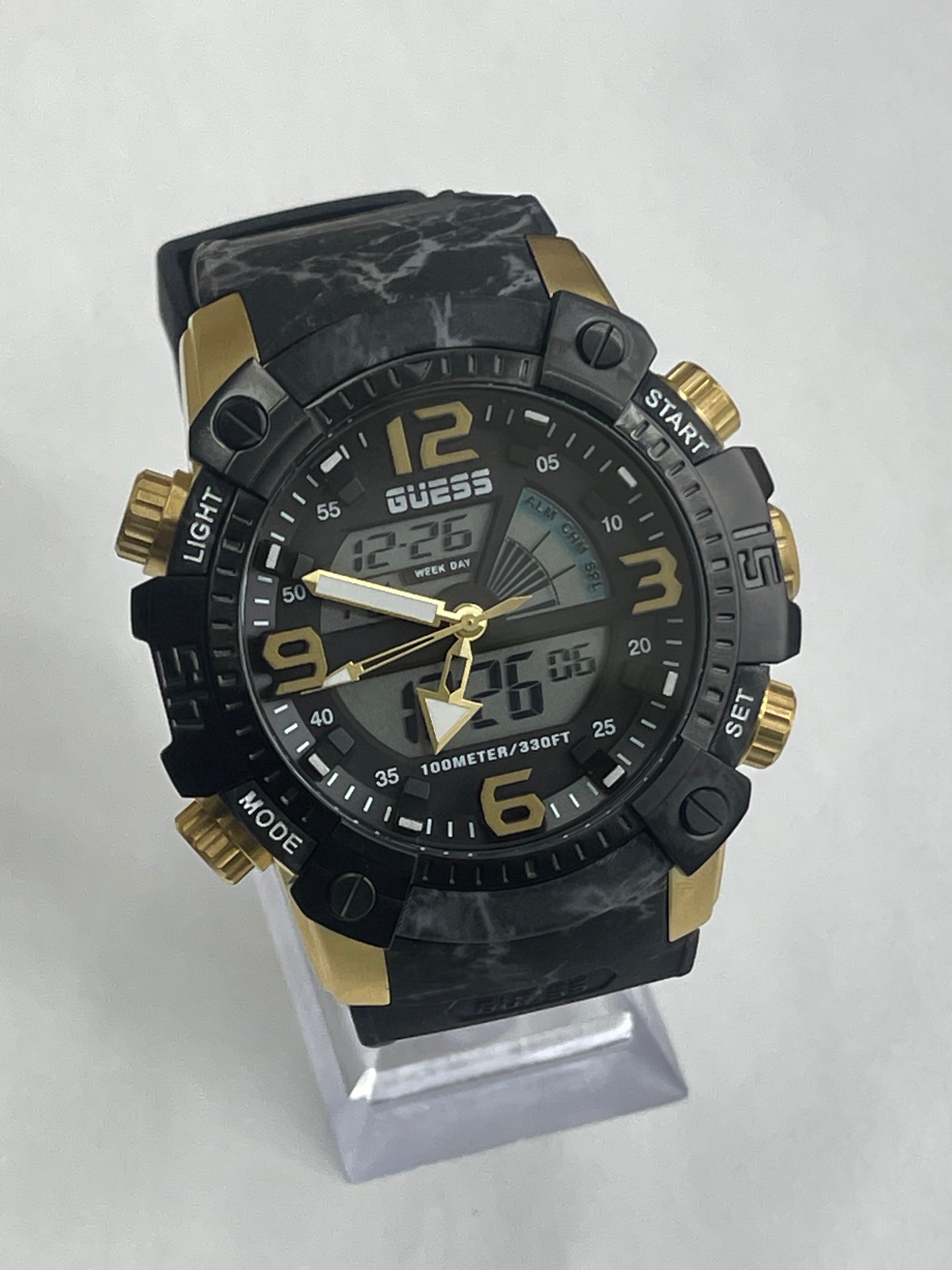 GUESS GOLD TONE CASE BLACK SILICONE WATCH